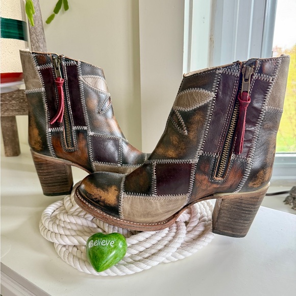 FREEBIRD BY STEVEN Flower Patchwork Ankle Boots - Brown and Gray Size 7 - Picture 4 of 6